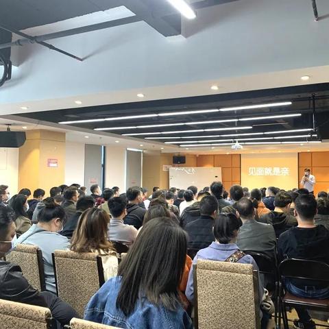 热门行业前十排名解析，你不可不知的行业内幕