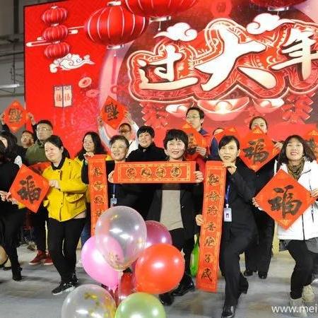 综艺学生励志语录，勇敢追梦，不负韶华，青春热血铸就辉煌时刻