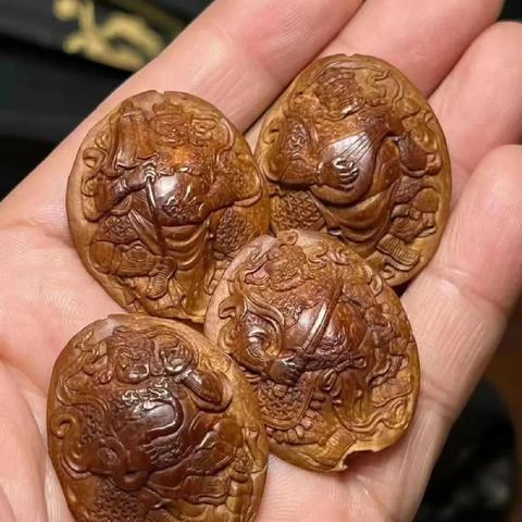 今日杏核价格走势分析与图表概览