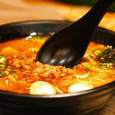 独家揭秘，肉末辣椒盛宴，美食探店之旅引爆味蕾狂欢！