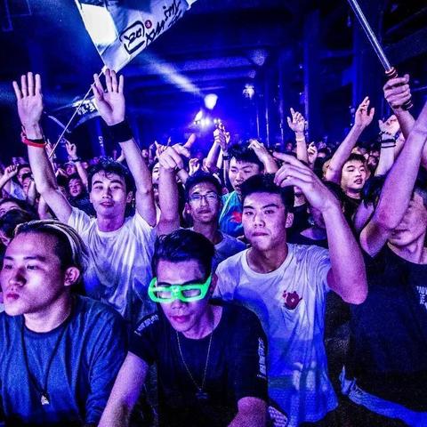 山西狂欢夜现场蹦迪事件揭秘，探寻视频背后的故事